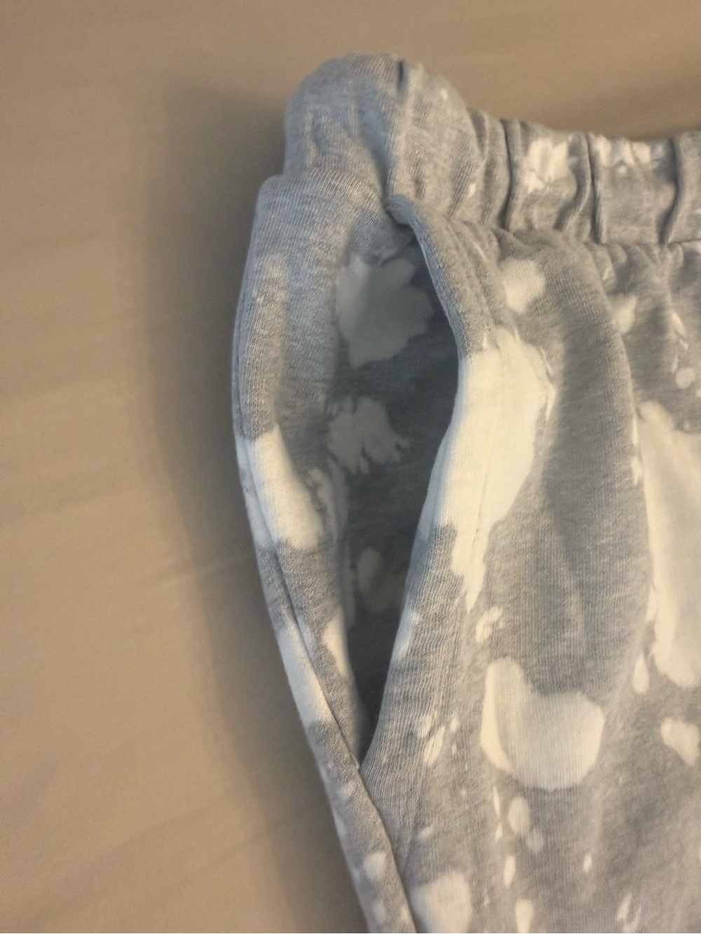 FRAME Easy Bleach Splatter Joggers Casual Sweatpants Cuffed Ankle NWOT Size M - Picture 12 of 16